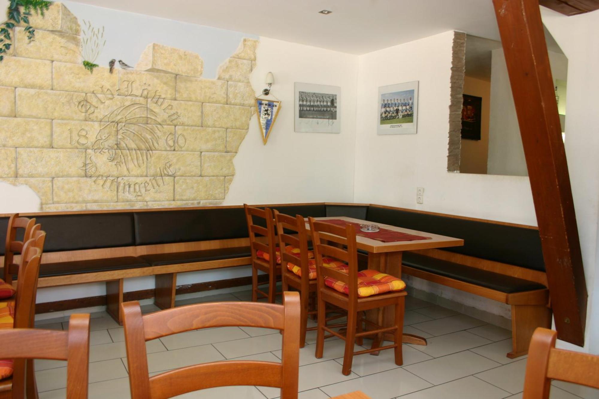 Gasthaus Traube Dettingen an der Erms Екстериор снимка